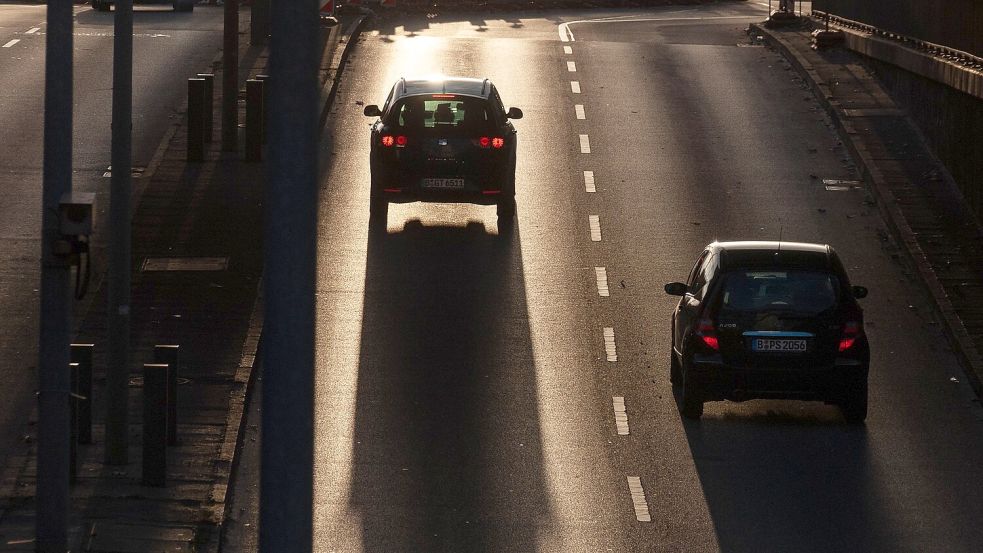 Manche Autos warnen die Fahrenden, wenn sie Müdigkeitsanzeichen zeigen. Symbolfoto: Pixabay