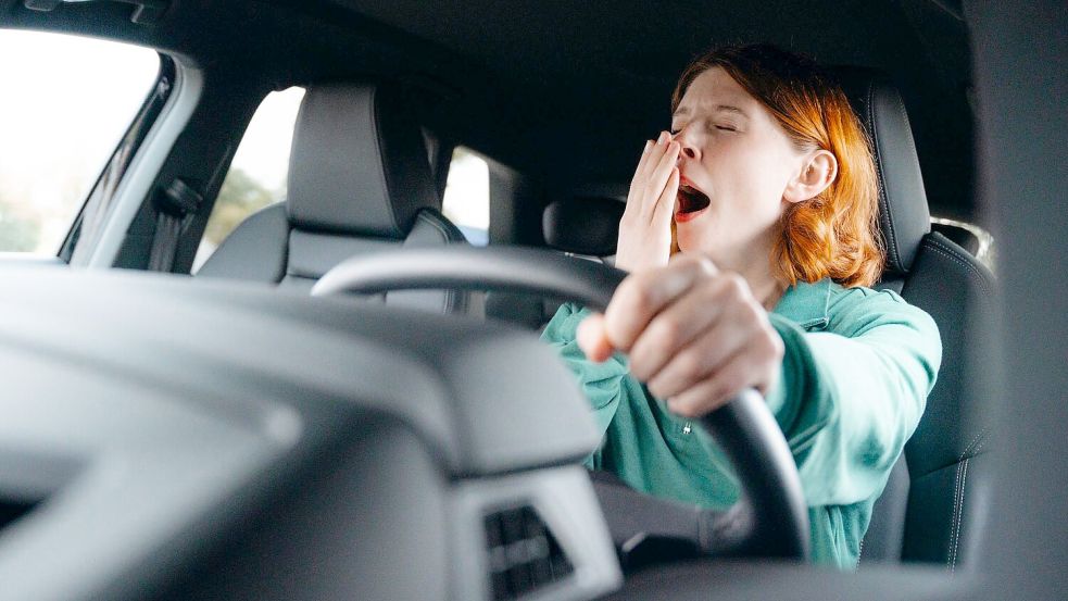Übermüdung am Steuer bedeutet akute Unfallgefahr. Foto: Dekra/Creading/SE