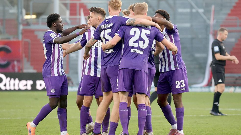 Auf dem Weg nach oben? Der VfL Osnabrück zeichnet sich in der laufenden Drittliga-Saison vor allem durch seine stabile Abwehr aus. Foto: IMAGO/Steffen Beyer