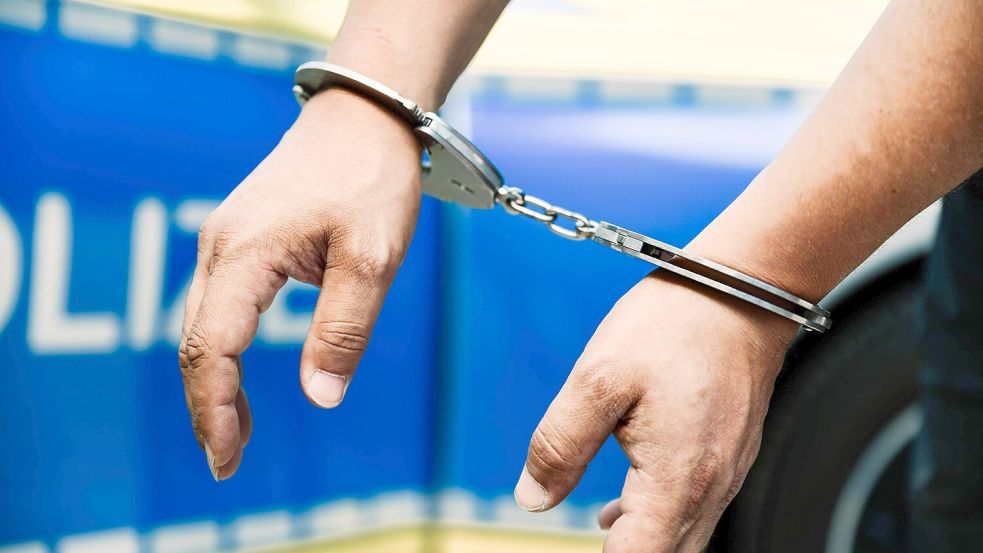 Nach einem Raubüberfall auf eine Tankstelle in Nordhorn hat die Polizei zwei Männer festgenommen. Foto: Imago images