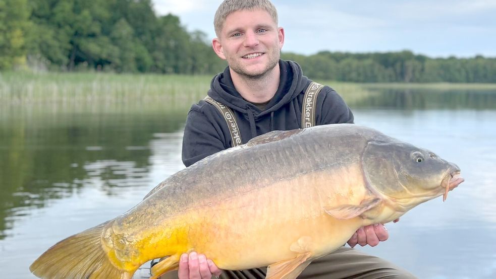 Beim Urlaub im Sommer mit Tim Dietrich holte Janek Siderkiewicz manch Prachtexemplar aus dem Wasser. Foto: Privat