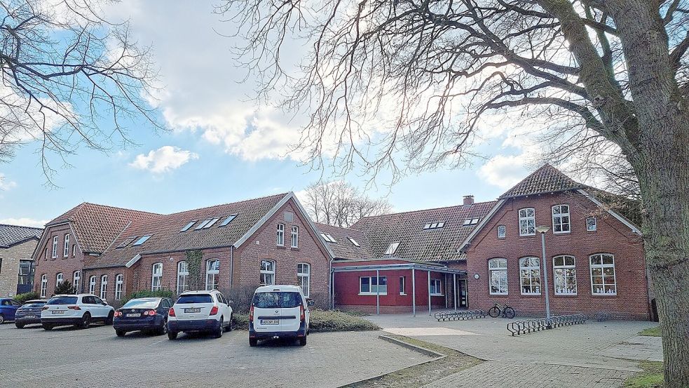 An der Grundschule Warsingsfehn-Ost musste die Sporthalle geschlossen werden. Foto: Melchert Stromann/Archiv