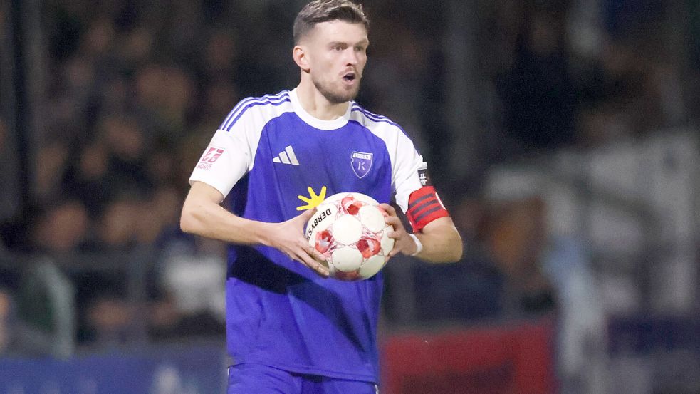 Für das Kickers-Team um Kapitän Dennis Engel geht es nach Sittensen. Foto: Jens Doden/Emden