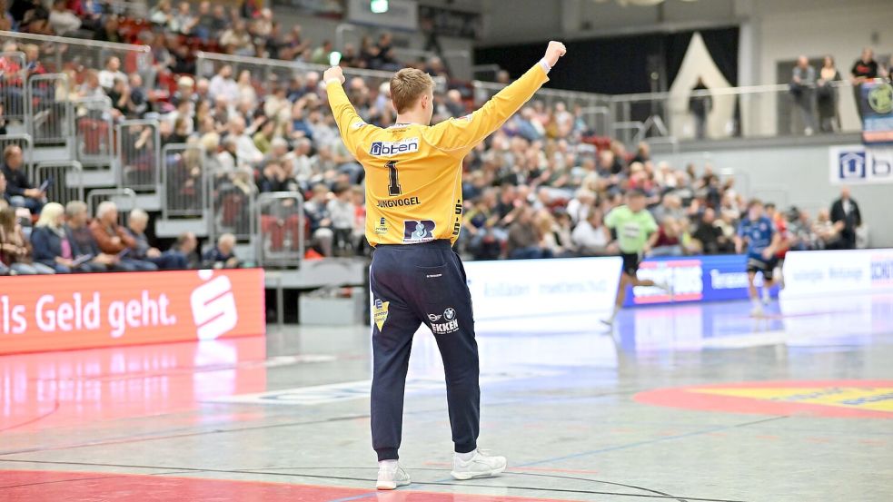 Endlich mal wieder einen Sieg bejubeln durften Marten Jungvogel und Mitspieler. Foto: Jens Doden/ Blomberg