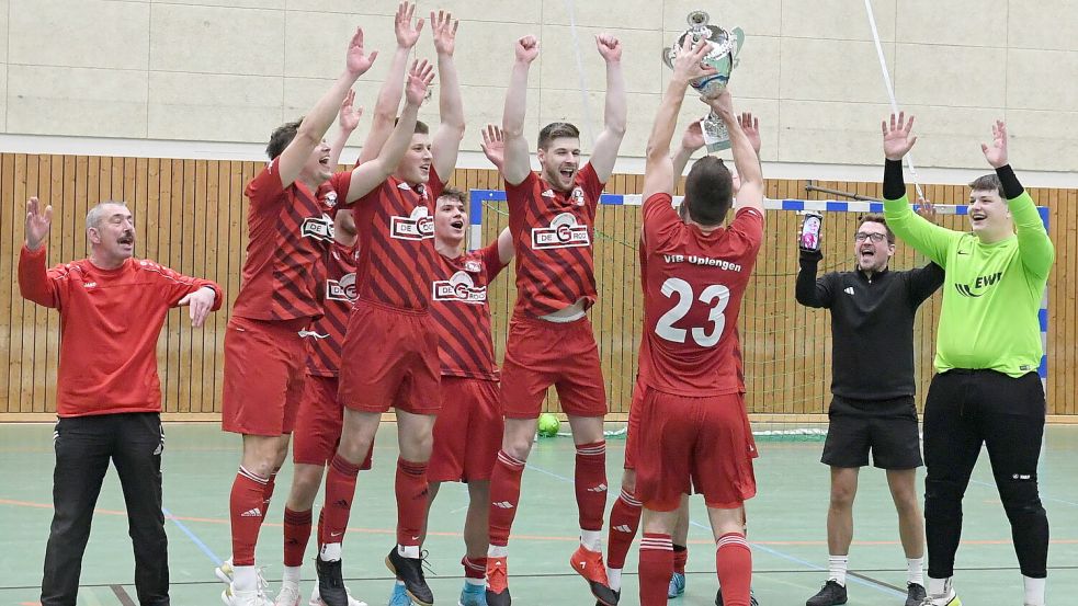 Der VfB Uplengen tritt als Titelverteidiger an. Der Ostfrieslandligist gewann das Endspiel der vergangenen Auflage im Achtmeterschießen gegen Concordia Ihrhove. Archivfoto: Hans Damm
