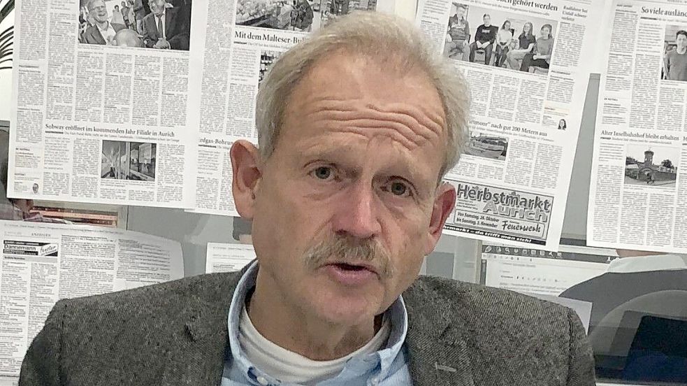 KSB-Vorsitzender Jörg Kromming kämpft für einen Kunstrasenplatz in Leer.