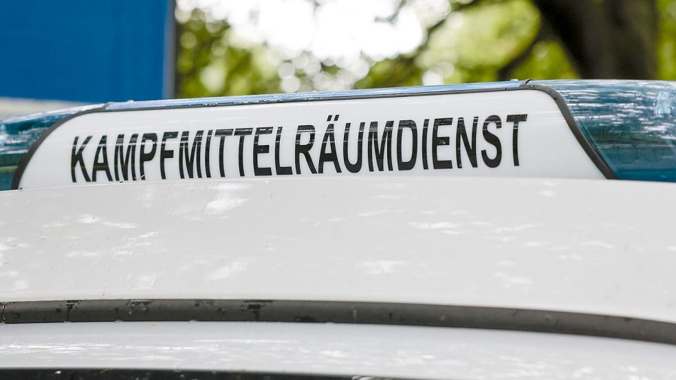 In den Bremer Industriehäfen ist ein Blindgänger aus dem Zweiten Weltkrieg gefunden worden. Am Mittwoch soll er entschärft werden. Foto: Frank Molter / dpa