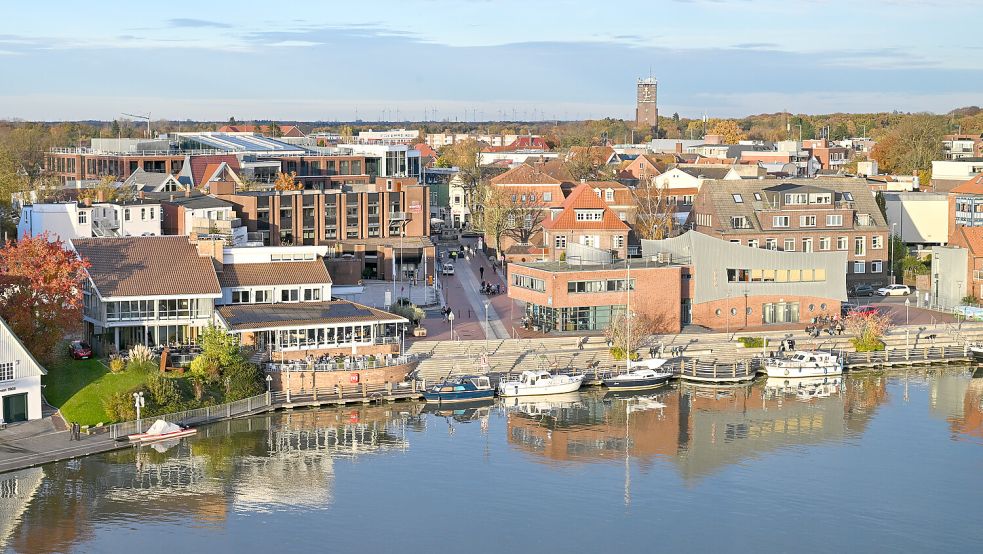 Mit dem Blick über den Hafen fängt alles an. Foto: Klaus Ortgies