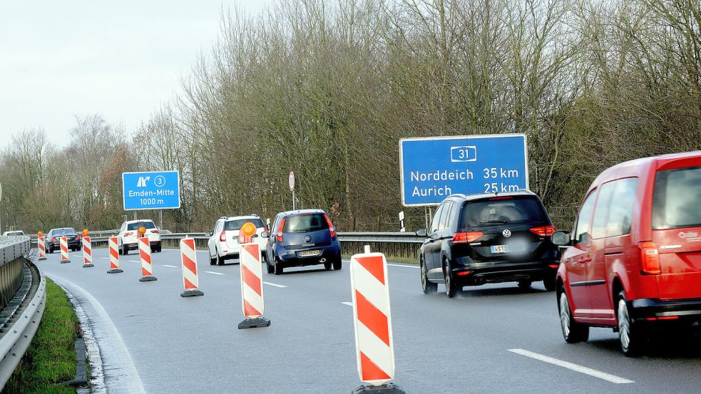 Die Autobahn zwischen den Anschlussstellen Emden-Mitte und Pewsum war am Donnerstagmorgen ohne Ankündigung voll gesperrt. Foto: Friedrich Doden/Archiv