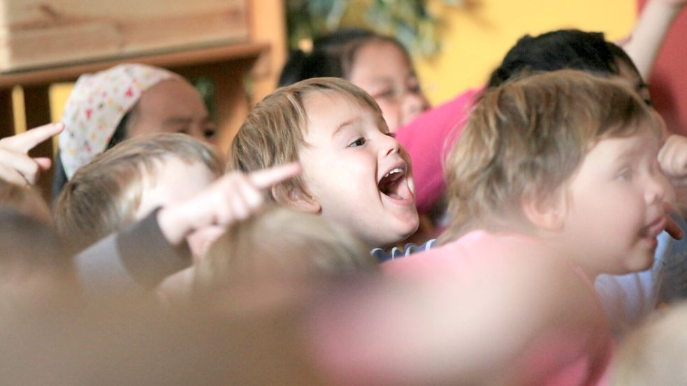 Figuren- und Puppentheater sind bei Kindern seit jeher beliebt. Foto: Klaus Ortgies/Archiv
