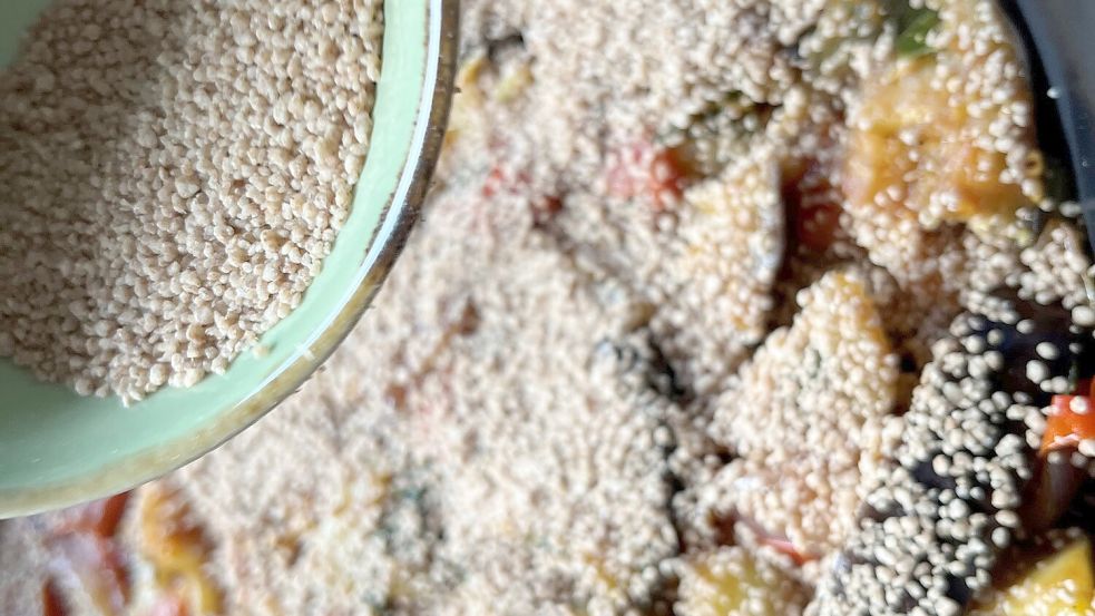 Bei dem Rezept kommt auch Couscous zum Einsatz. Foto: Carmen Leonhard