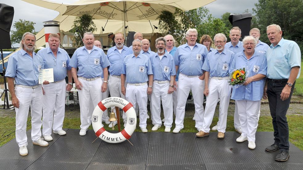 Der Shanty-Chor in Timmel hat sich den Seemannsliedern verschrieben – auch zu Weihnachten. Foto: Bettina Keller/Archiv