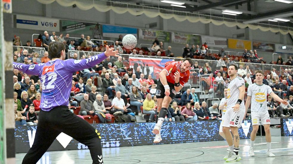 32-Mal traf der OHV Aurich, tat sich im Angriff aber mitunter schwer. Foto: Jens Doden/ Blomberg