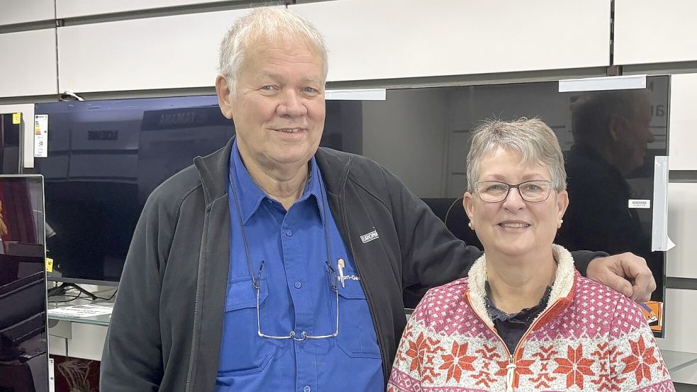 Karl-Georg und Karin Kramer haben 43 Jahre lang gemeinsam das Geschäft an der Esenser Straße geführt. Foto: Eva van Loh