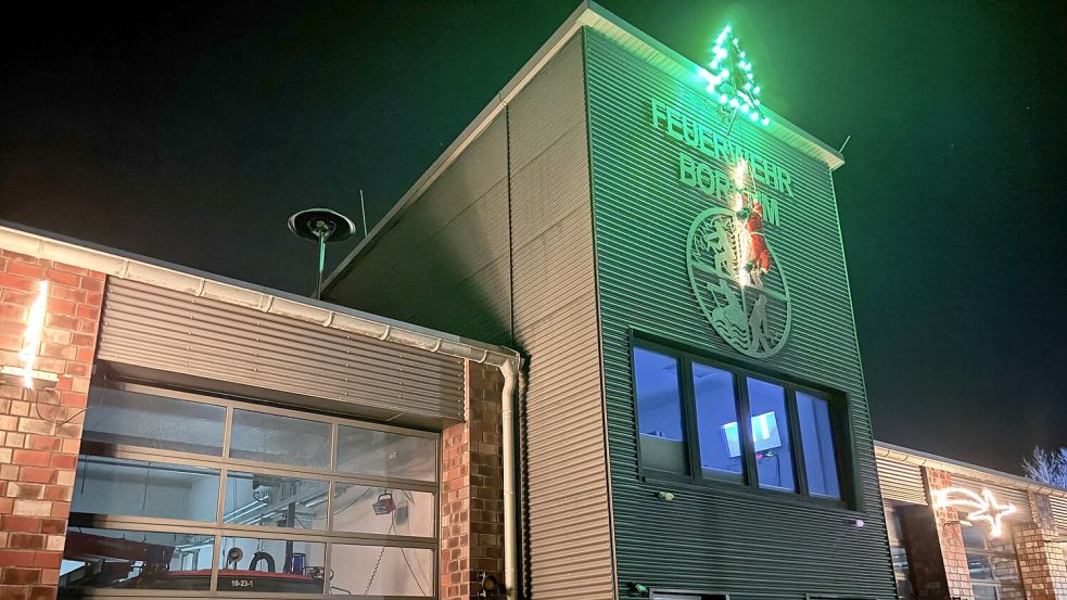 Das Feuerwehrgerätehaus wird auf seine Tauglichkeit für eine PV-Anlage überprüft. Foto: Florian Ferber