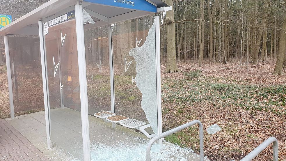 Die zerstörten Bushaltestellen, über die im „Rest der Republik“ berichtet wurde, erregten in diesem Jahr offenbar besonders viele Gemüter. Foto: dpa/Landkreis Aurich
