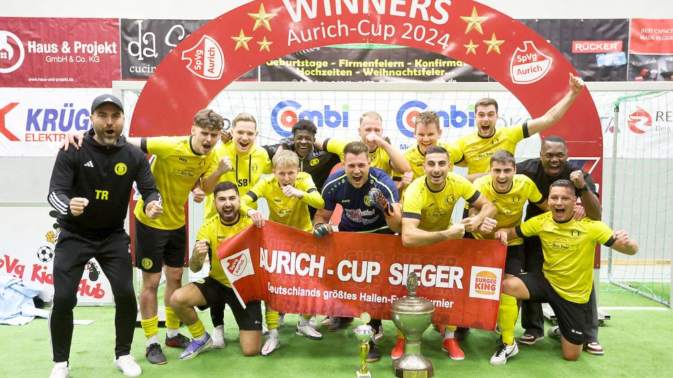 Im letzten Jahr jubelte der TuS Middels in der Herren-Konkurrenz. Wir übertragen den Finaltag ab 16.30 Uhr live. Archivfoto: Doden/Emden