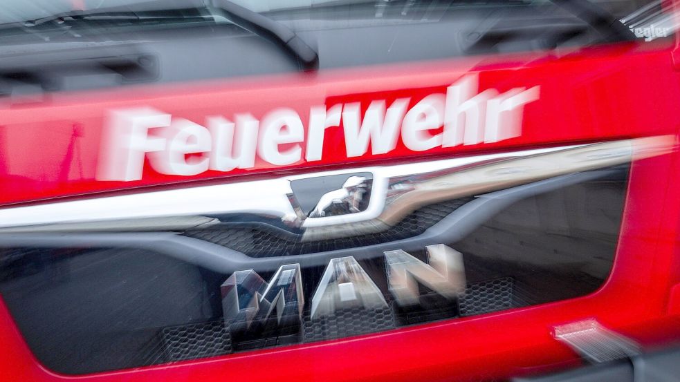 In der Nacht zu Sonntag ist auf einem Osnabrücker Campingplatz in Schinkel-Ost ein Pkw in Brand geraten. Foto: Jens Büttner/dpa