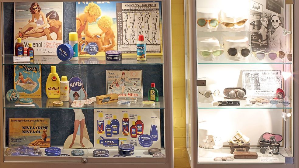 Historische Badekultur: Früher war der Gang ins Wasser ein gesellschaftliches Ereignis. Foto: Museum Nordseeheilbad Norderney