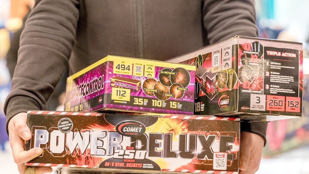 Bald steht der Feuerwerksverkauf an. Foto: Frank Hammerschmidt/dpa