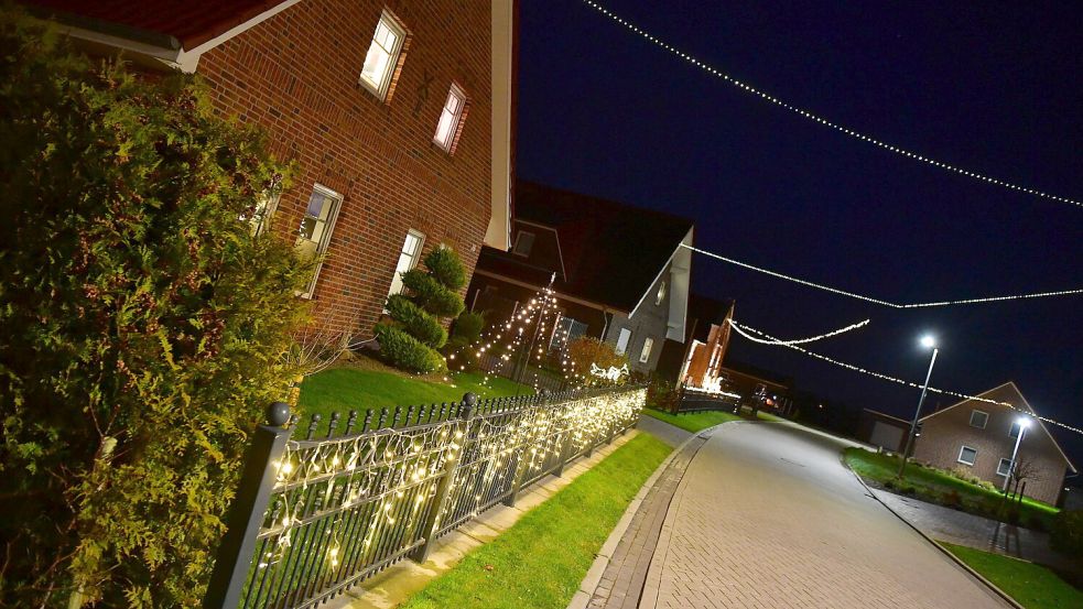 Etwa ein Kilometer an Kabeln sorgt dafür, dass es in Jennelt so schön glitzert.