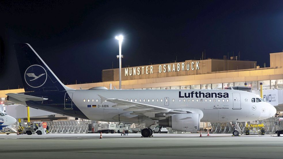 Eine Lufthansa-Maschine am Flughafen Münster/Osnabrück: Die Verbindung vom FMO nach München blieb nur durch massiven regionalen Druck erhalten. Foto: FMO