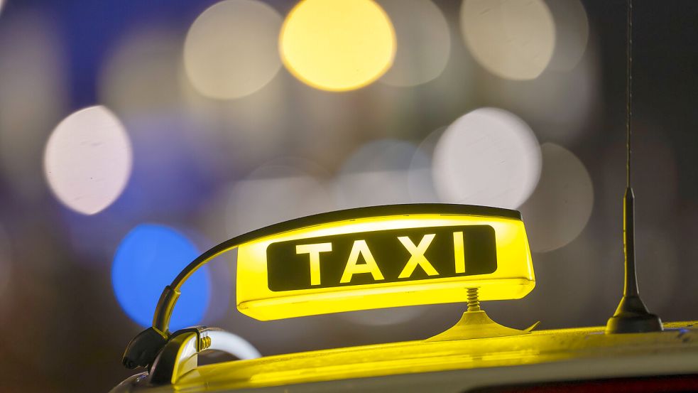 Ein Taxifahrer in Bremer ist Opfer eines Raubüberfalls geworden. Foto: IMAGO/MiS