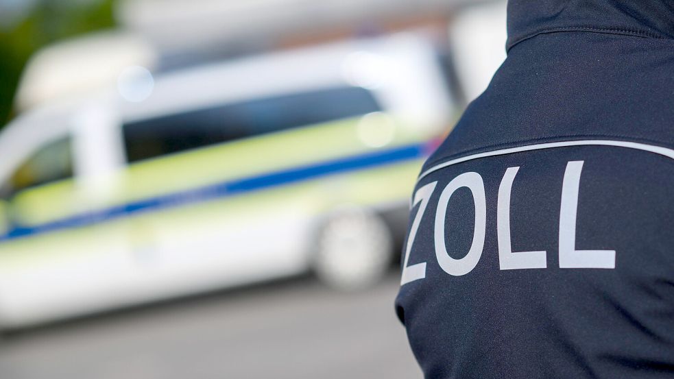 Das Hauptzollamt Bremen hat eine Steueraufsichtsmaßnahme in einem Großbetrieb vorgenommen. Foto: Julian Stratenschulte/dpa