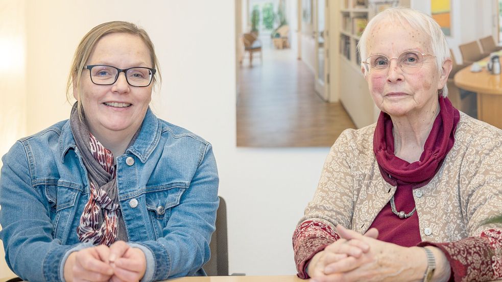 Sabrina Hoffmann (links) engagiert sich seit 14 Jahren im ambulanten Kinderhospizdienst. Bärbel Kusiek begleitet seit 30 Jahren erkrankte Menschen im ambulanten Hospizdienst. Hier erzählen sie von ihren Erlebnissen. Foto: Denise Matthey