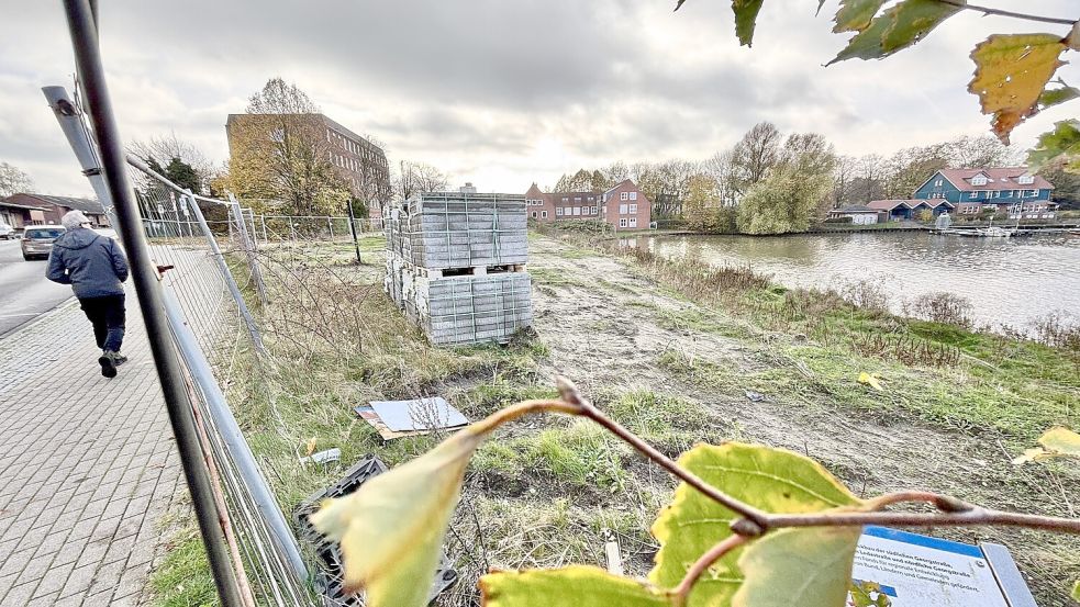 Am Hafenkopf in Leer wird noch immer nicht gebaut. Foto: Klaus Ortgies