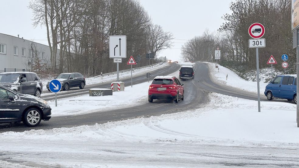 Die Südringbrücke verbindet den Hafen mit der Oststadt samt Multi Süd sowie der B 70. Foto: Jonas Bothe