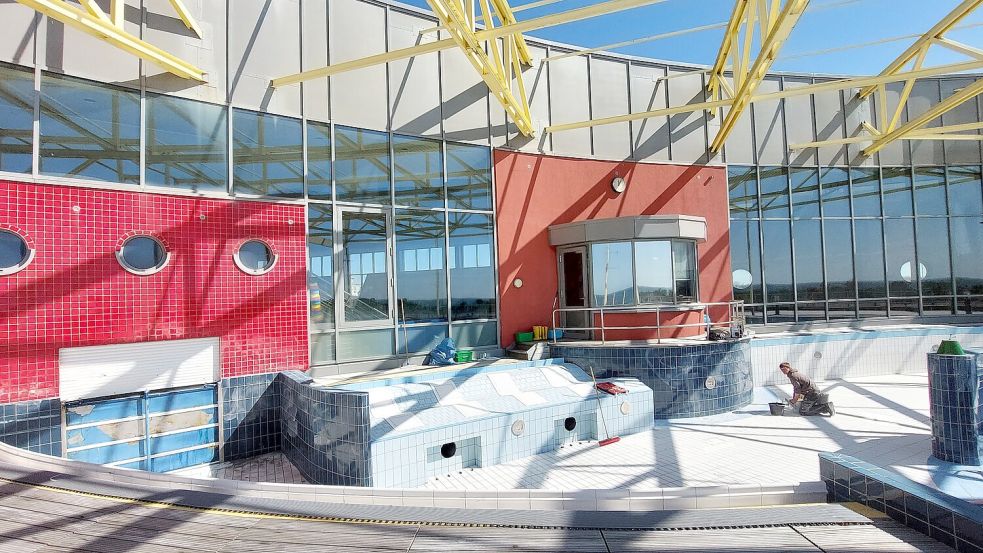 Die im Zuge der technischen Umrüstung notwendigen größeren Umbauarbeiten im Gezeitenland finden während der Badrevision statt. Foto: Florian Ferber/Archiv