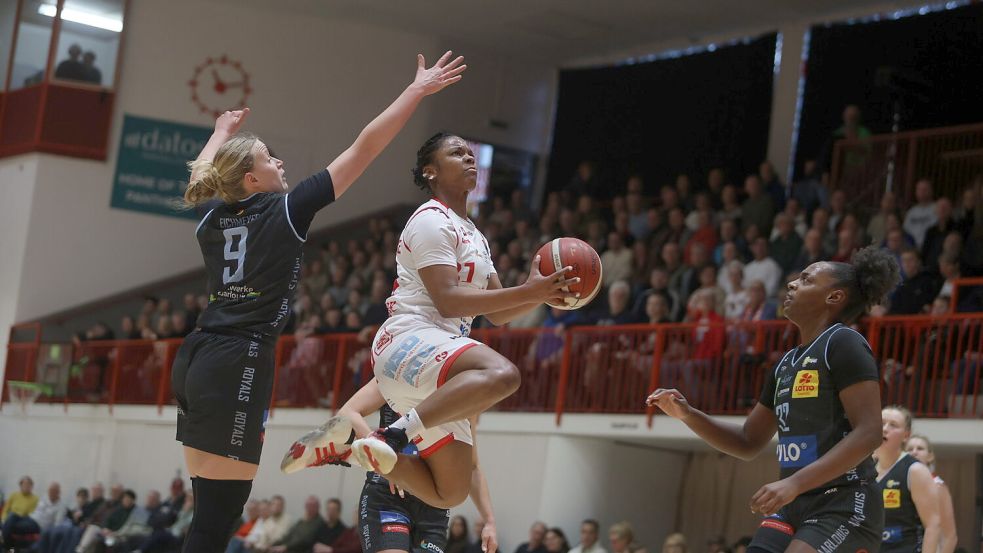 Océane Monpierre steuerte zwar nicht viele Punkte, aber satte zwölf Assists und sechs Steals zum Panthers-Sieg bei. Foto: Swaantje Hehmann