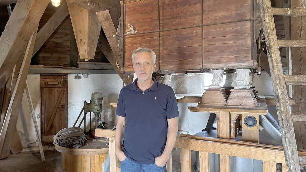 Bei einer Führung durch die Rote Mühle von Müller Frank Schoof in Greetsiel erfährt man mehr über den Aufbau des Gebäudes. Auch weitere Führungen locken Anfang des Jahres in die Krummhörn. Foto: Lotta Groenendaal/Archiv