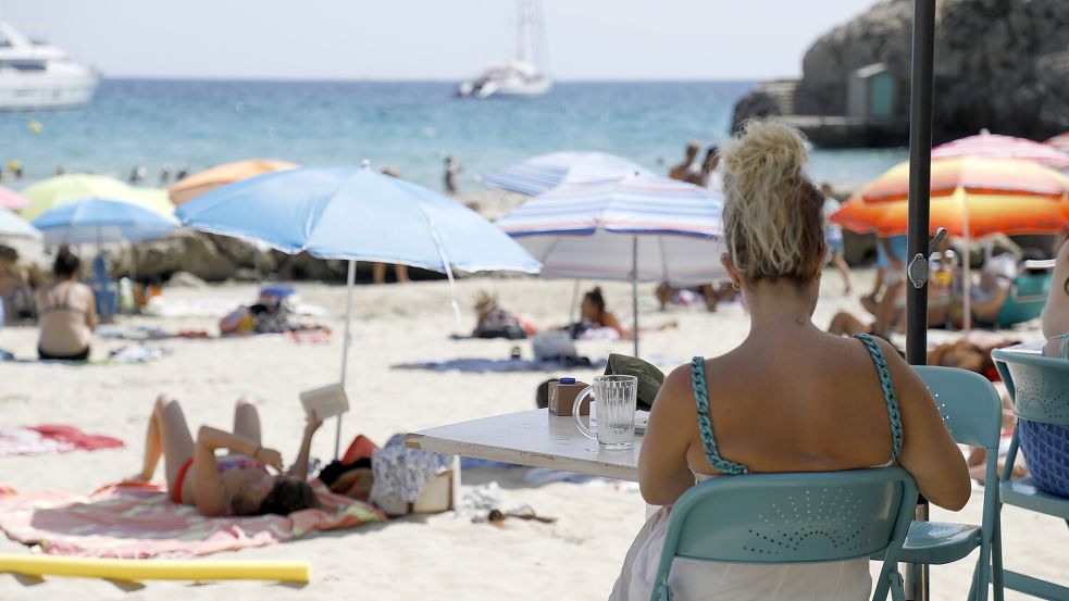Sommer, Sonne, Strand – das Wiesmoorer Mallorca-Festival katapultiert Partytiere direkt auf die Insel. Foto: Clara Margais/dpa