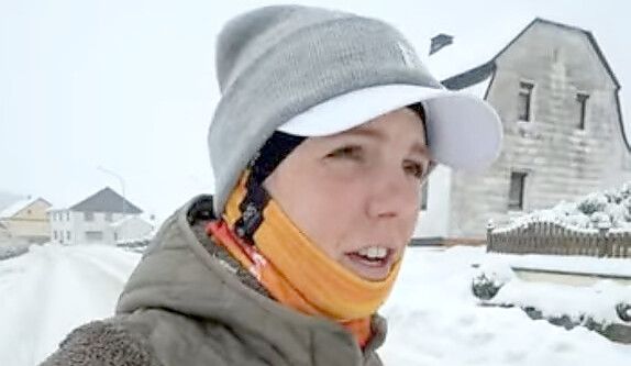 Alles weiß – selbst die Häuser. So sah es kürzlich für Joyce Hübner in Franken aus. Screenshot: Lilienthal