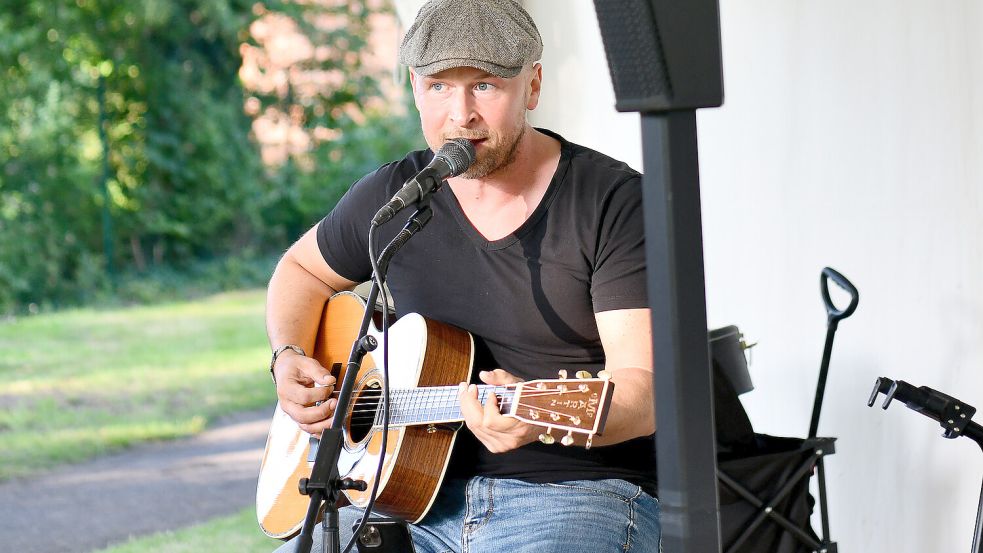 Oliver Jüchems gehört zu den Stars bei „Emden live“. Foto: Melchert Stromann/Archiv
