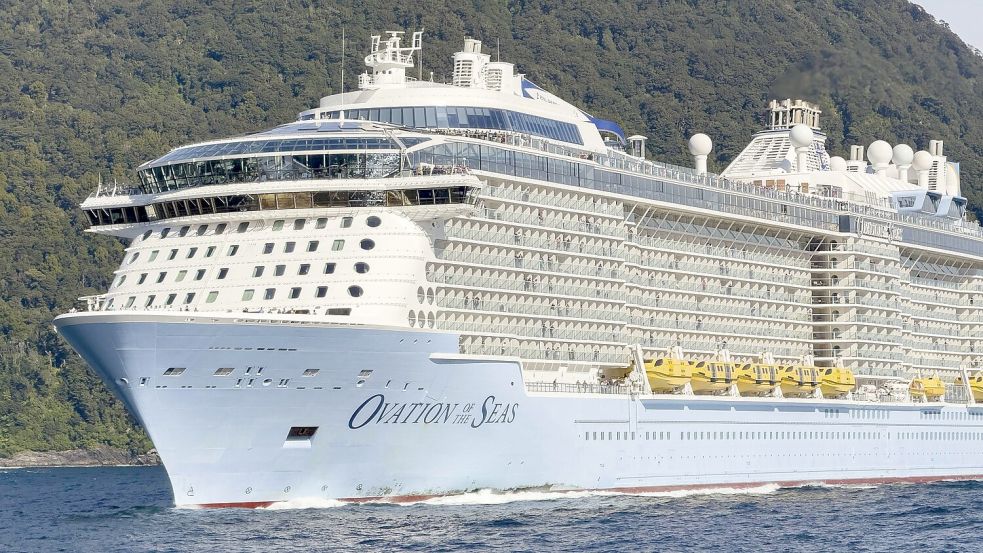 Das in Papenburg gebaute Kreuzfahrtschiff „Ovation of the Seas“ wird vor allem im asiatischen Raum eingesetzt. Foto: IMAGO/imagebroker