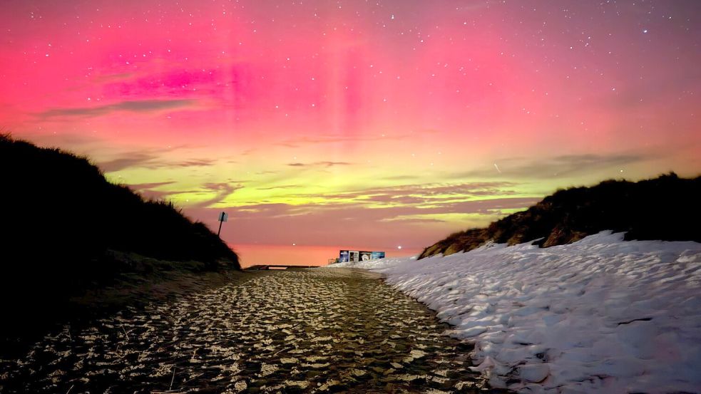 Auch auf den Ostfriesischen Inseln, unter anderem auf Norderney, waren Polarlichter zu sehen. Foto: Volker Bartels/dpa