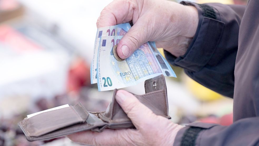 Betrüger locken Jobsuchende oft mit dem schnellen Geld. Symbolfoto: Sebastian Kahnert/dpa