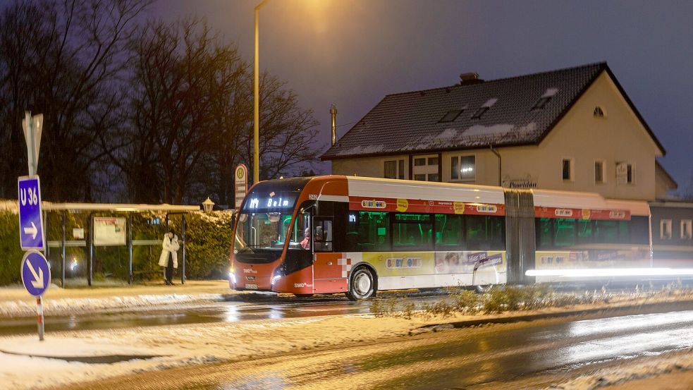 Nach dem Wintereinbruch Mitte Januar wurde der Busbetrieb in Osnabrück vorübergehend eingestellt – aus Sicht der Fahrgast-Initiative Pro Stadtbus zu lange. Foto: Sebastian Dannenberg
