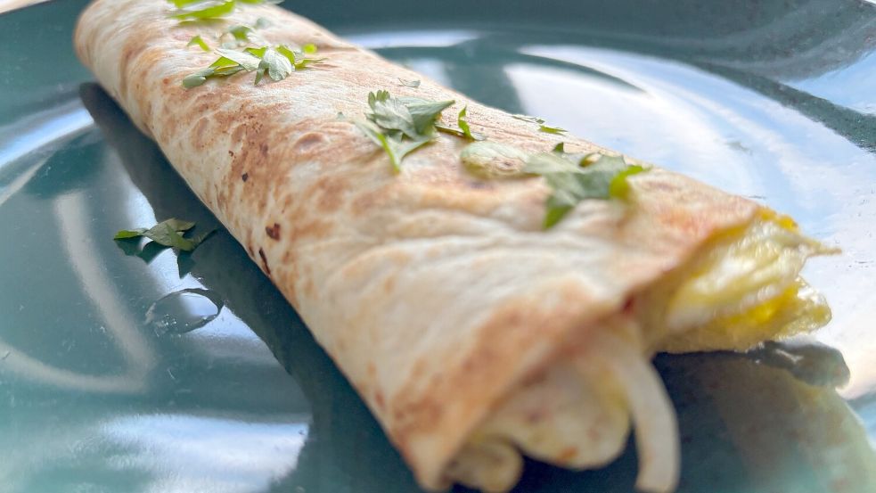 Die Wraps schmecken frisch aus der Pfanne super. Man soll sie aber auch kalt essen oder einfrieren können. Das habe ich noch nicht probiert. Foto: Carmen Leonhard