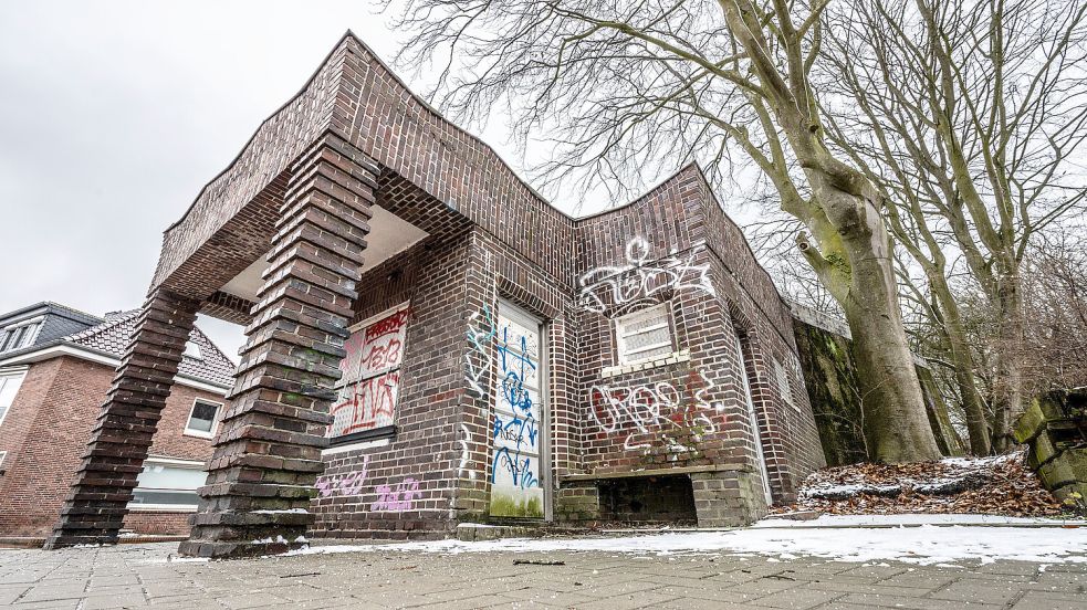 Der jahrelange Leerstand hat Spuren hinterlassen: der Kiosk am Wall.
