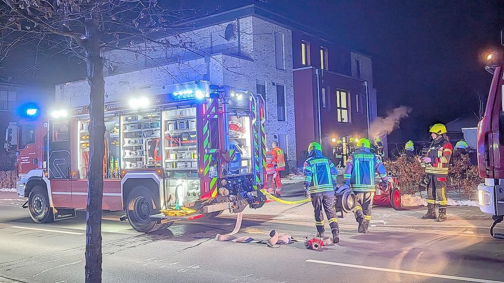 Die Feuerwehr musste einen Brand in einem Heizungsraum löschen. Foto: Bodo Wolters