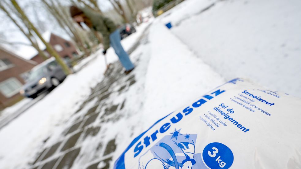 Streusalz soll nur in Ausnahmefällen benutzt werden. Foto: Klaus Ortgies/Archiv