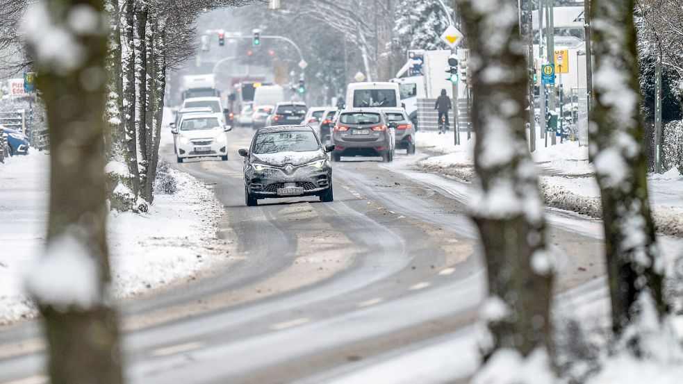 Der Winter beeinflusst den Verkehr in Ostfriesland nun schon seit einer Weile. Foto: Klaus Ortgies