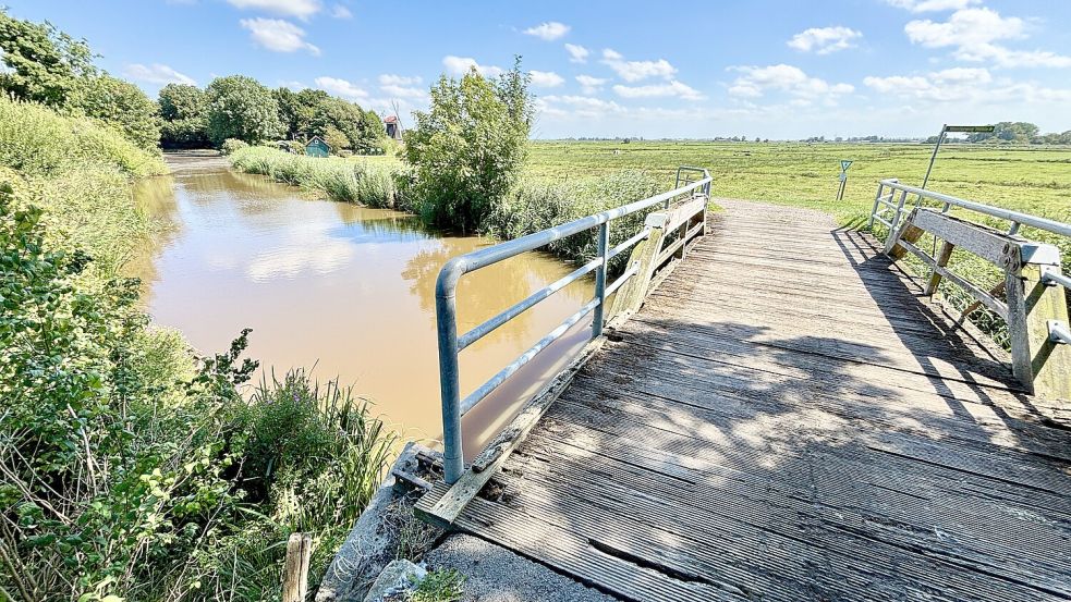 Die Brücke am Wynhamster Kolk ist marode und soll erneuert werden. Foto: Klaus Ortgies/Archiv