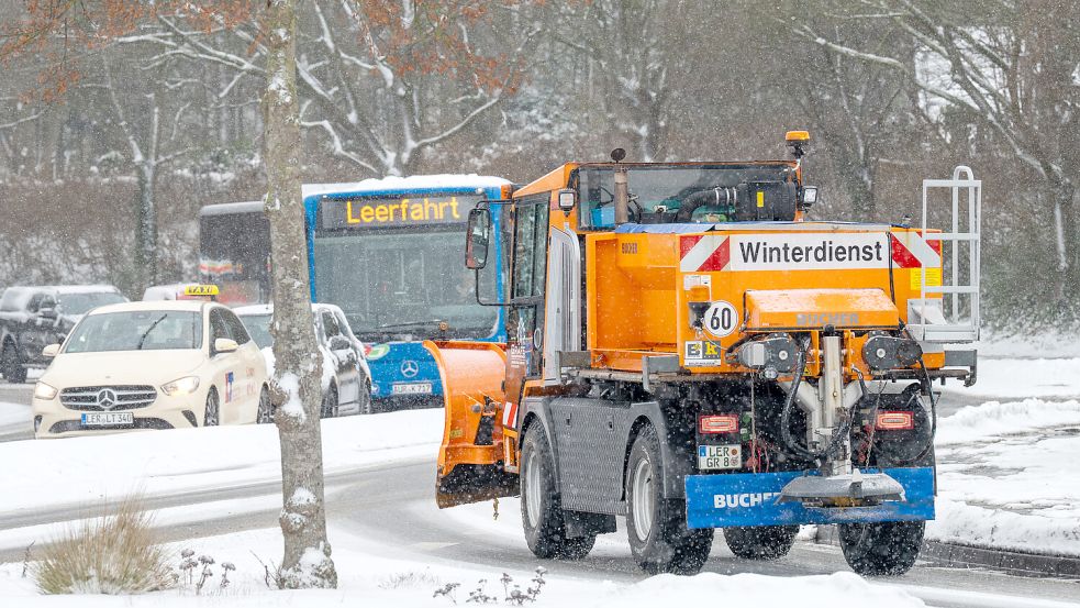 Räumen und Streuen musste teilweise im Akkord passieren. Foto: Klaus Ortgies