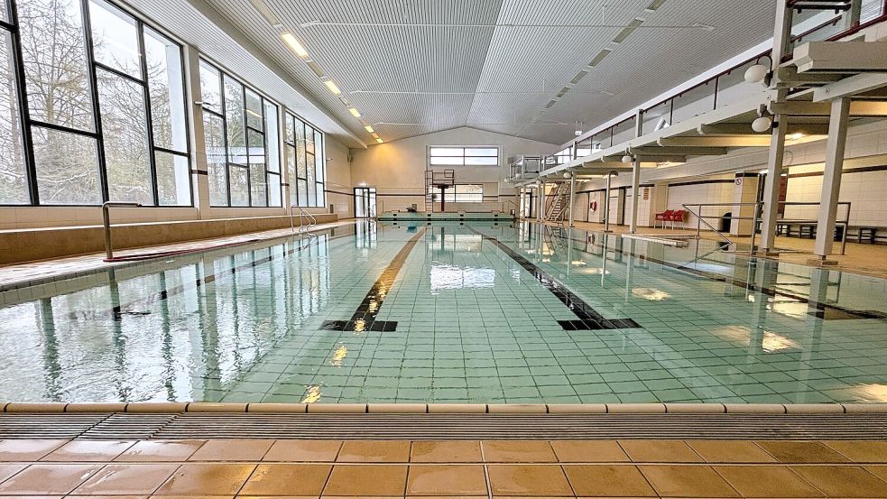 Leer wie in diesem Moment bleibt das Hallenbad in Wiesmoor selten lange. Der Kursplan ist voll. Foto: Nicole Böning