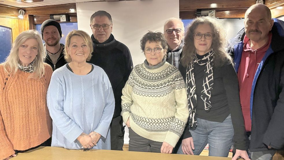 Reichlich Ideen für den Hafenmarkt: Gisela Beneke, Carsten Willems, Isolde De Maria, Hilmar Bockhacker, Stephanie Raab, Werner Krüger, Rita Gil Brand und Friedrich Kanjahn (von links). Foto: Oliver Bär